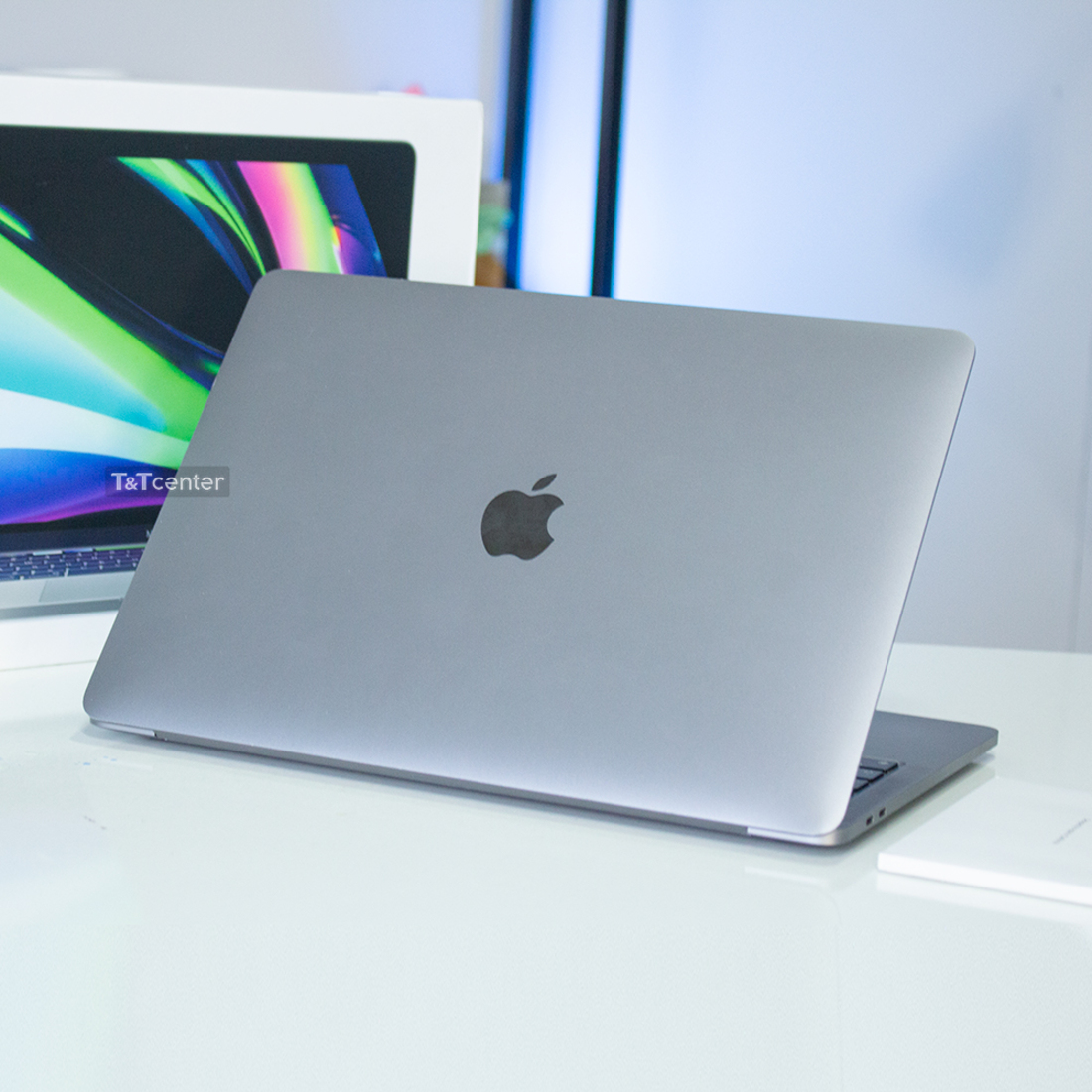 Macbook Pro M1 8GB 256GB chính hãng T&T Center | Giá tốt